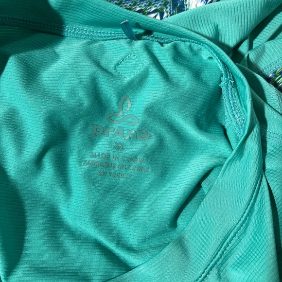 Prana Long Sleeved Rash Guard Swim Shirt Polyester Aqua XL B6 - Picture 5 of 10
